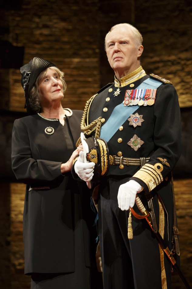 5.Margot_Leicester__Tim_Pigott-Smith_in_King_Charles_III_(c)_Joan_Marcus_1