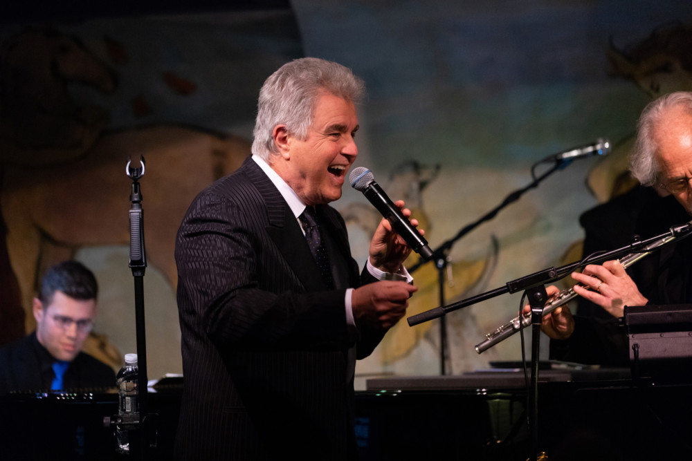 Steve Tyrell Back to the Café Carlyle for 15th Holiday Season